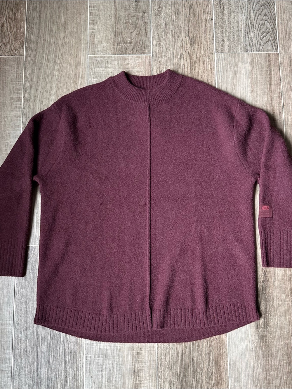 New with tags!!!! Nike Sportswear
Women's Crew-Neck Sweater
Burgundy HV2080-652 - Picture 7 of 10